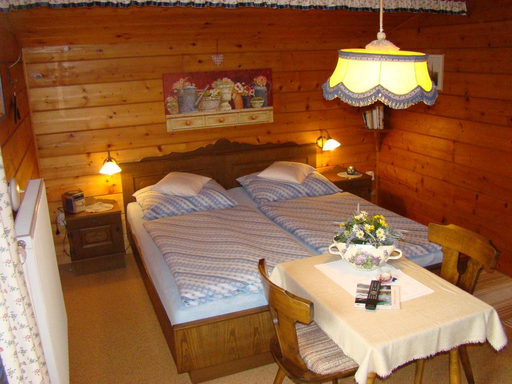 Landhaus Teufl Bed & Breakfast Faistenau Ruang foto