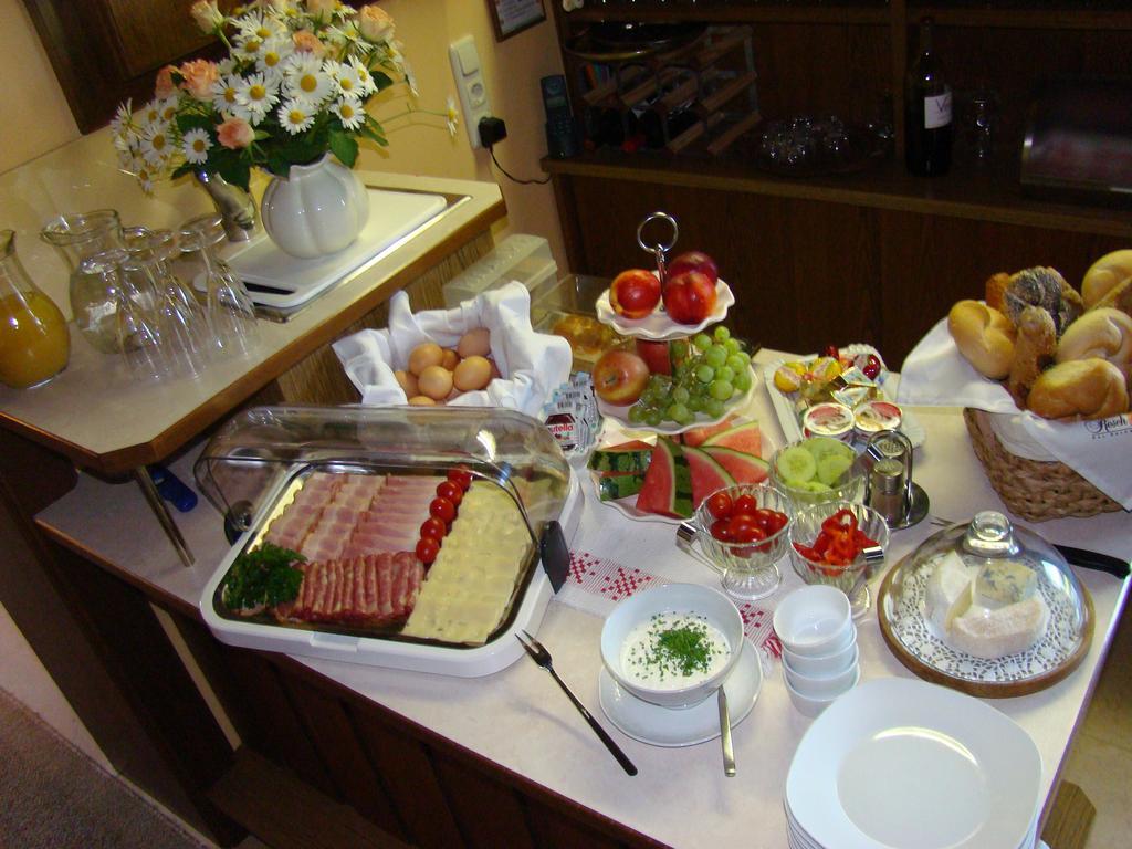 Landhaus Teufl Bed & Breakfast Faistenau Bagian luar foto