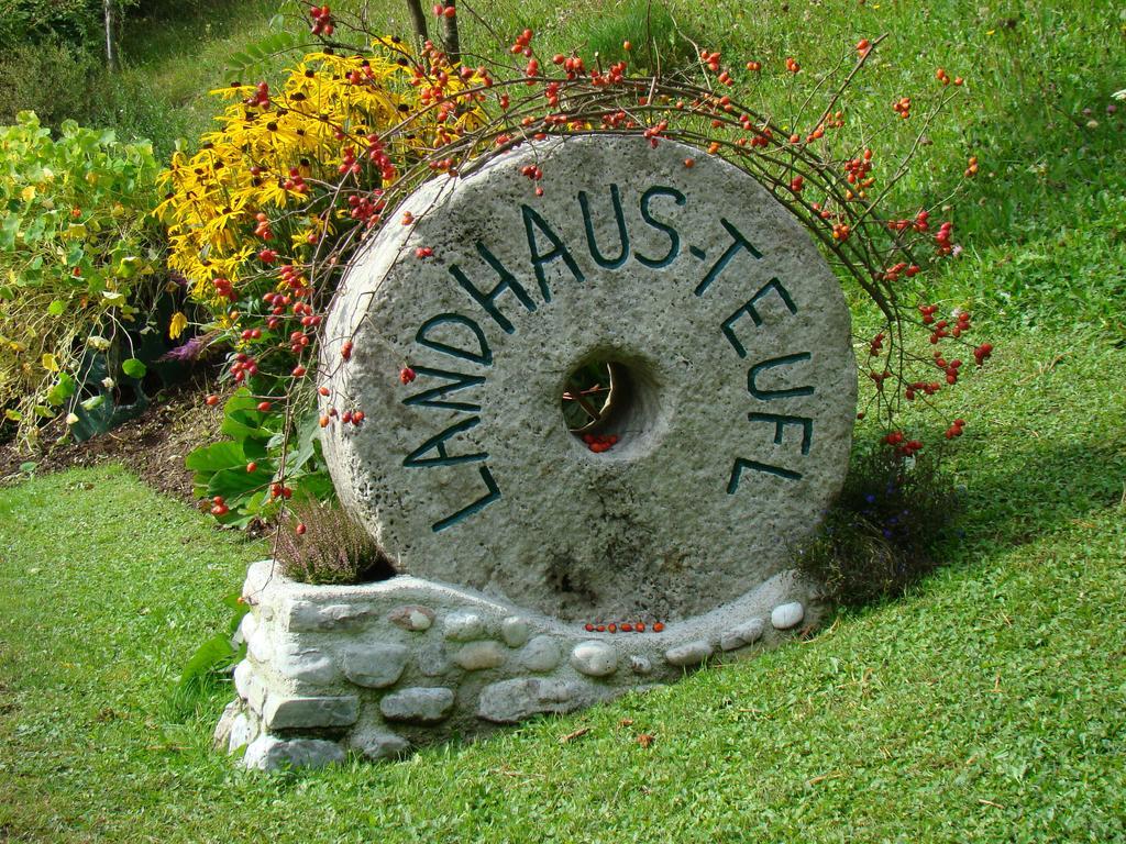 Landhaus Teufl Bed & Breakfast Faistenau Bagian luar foto